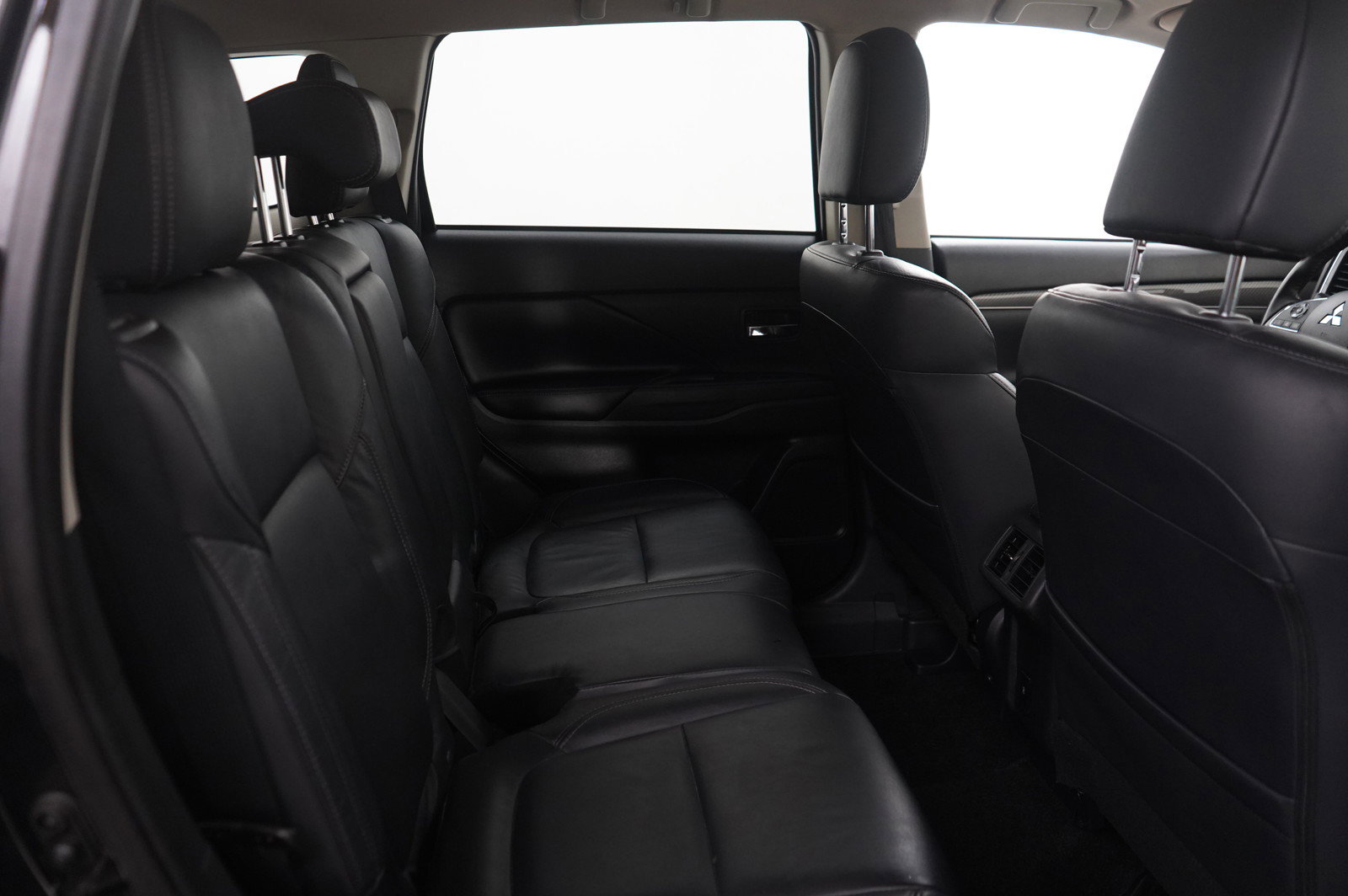 Used 2020 Mitsubishi Outlander SEL image 12