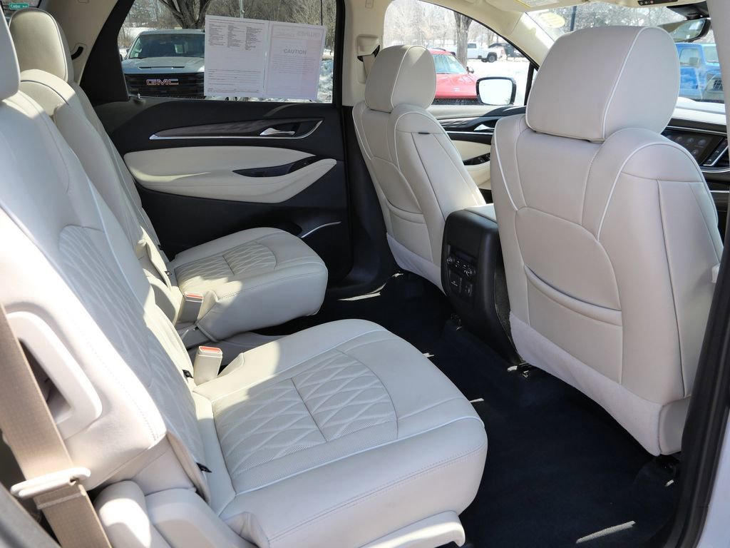 Used 2022 Buick Enclave Avenir w/ Avenir Technology Package image 19
