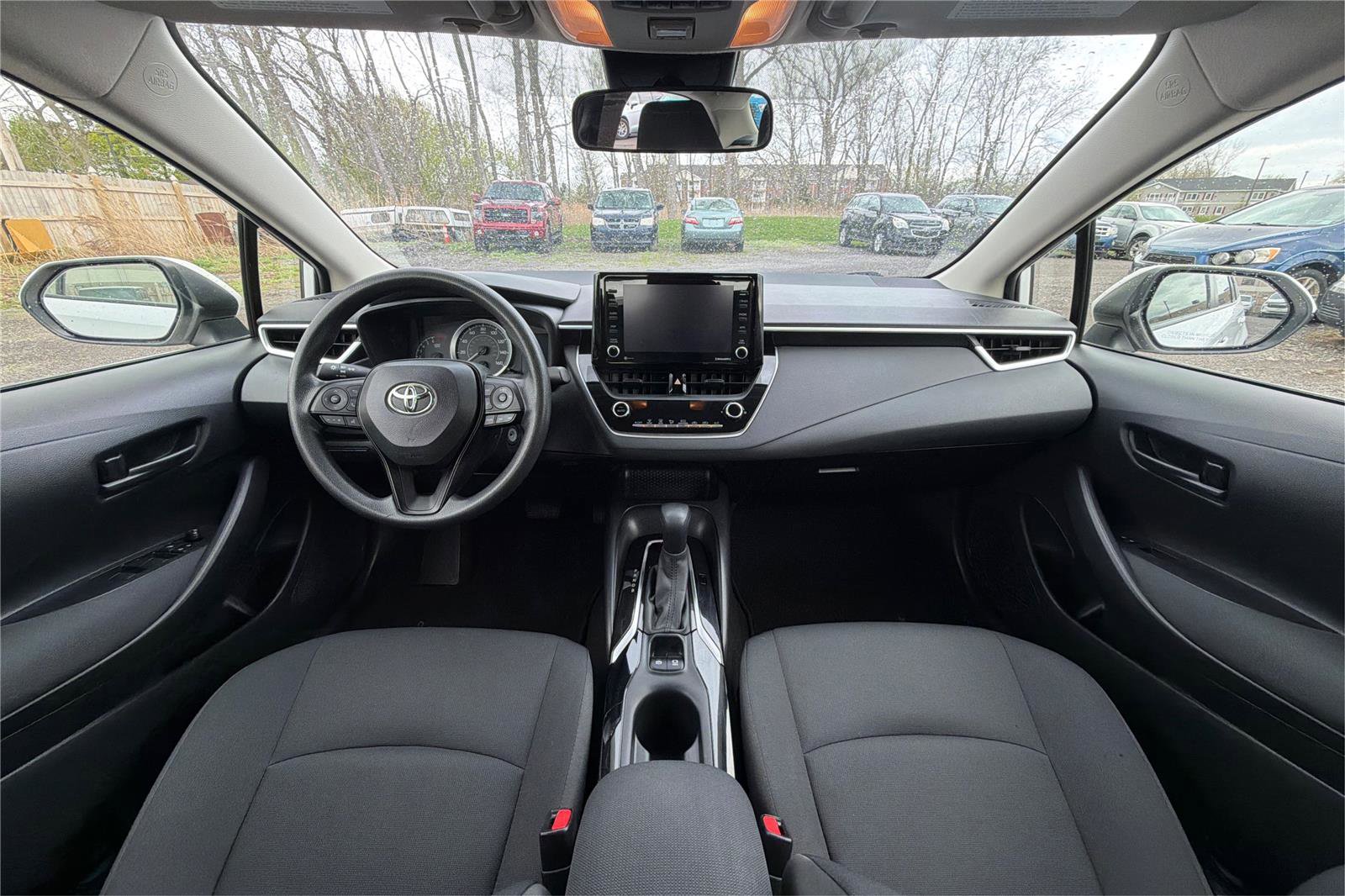 Used 2022 Toyota Corolla LE FWD image 29