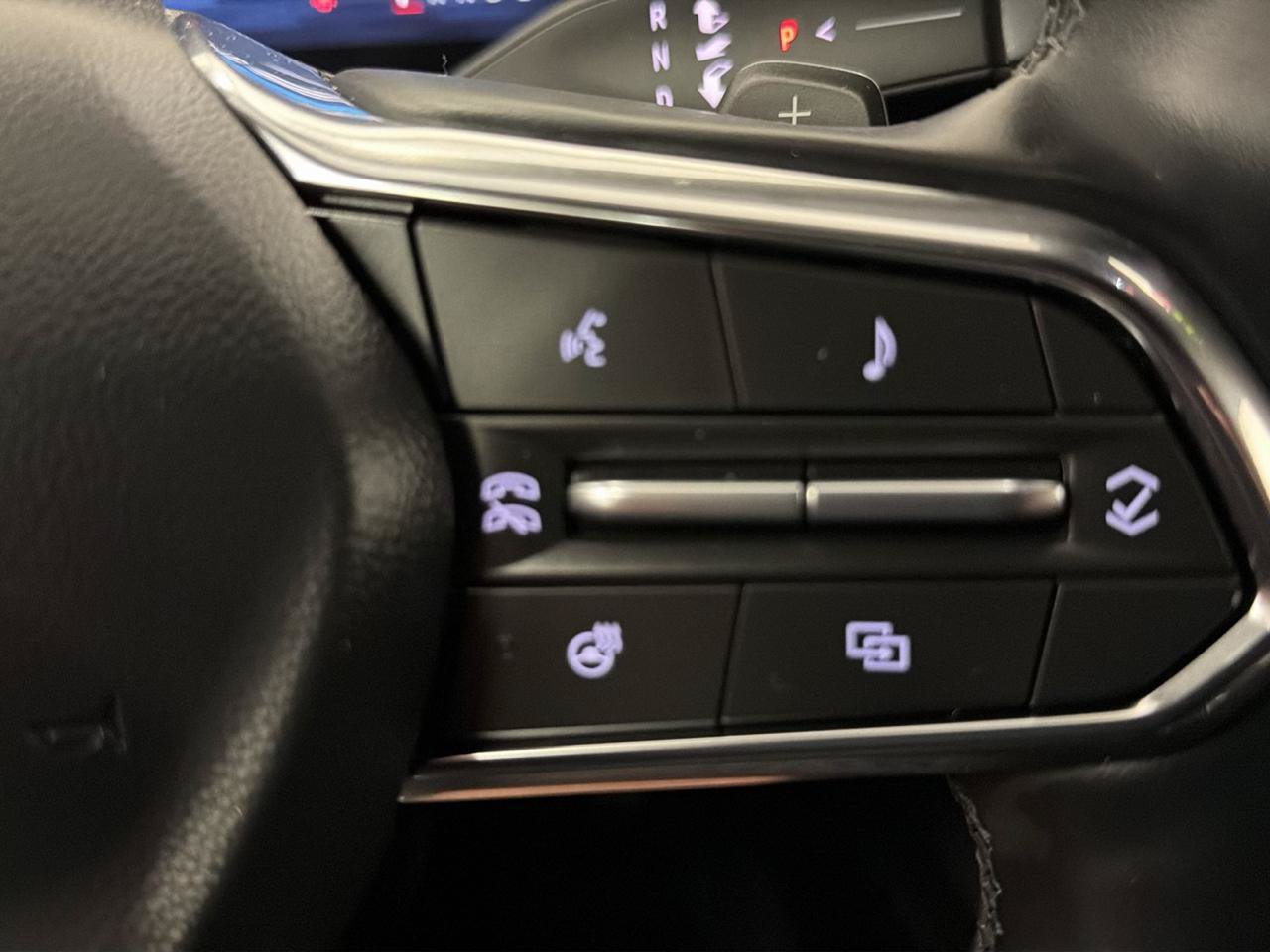 Used 2026 Chevrolet Equinox LT AWD/4WD image 14