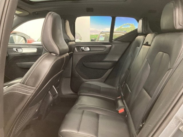 Used 2019 Volvo XC40 T5 Momentum image 10