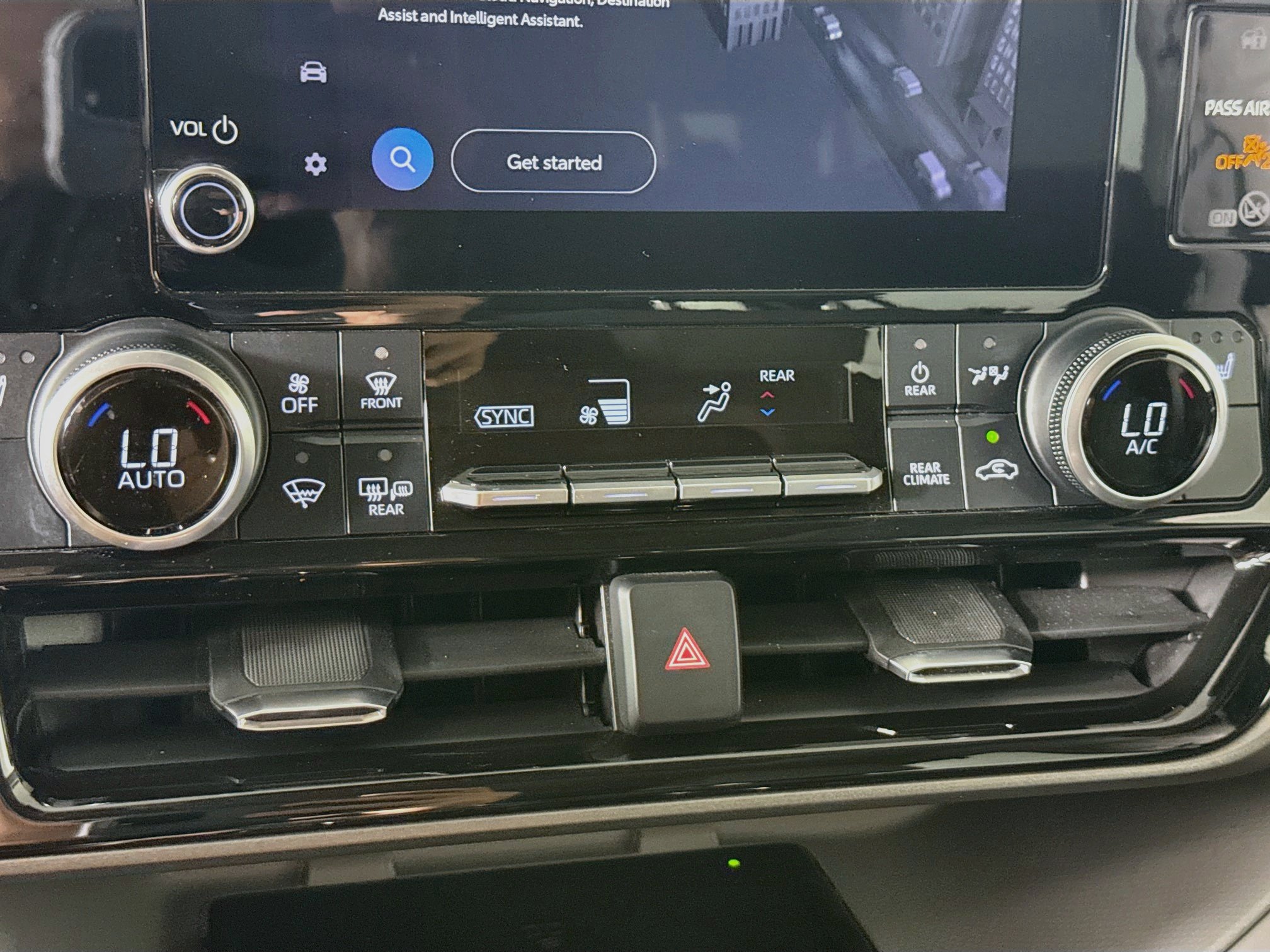 Used 2023 Toyota Highlander XLE FWD image 17