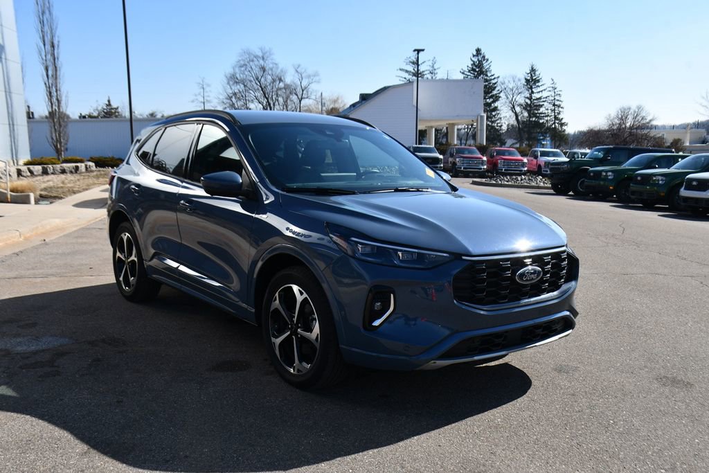 Used 2023 Ford Escape ST-Line Elite w/ Premium Technology Package image 9