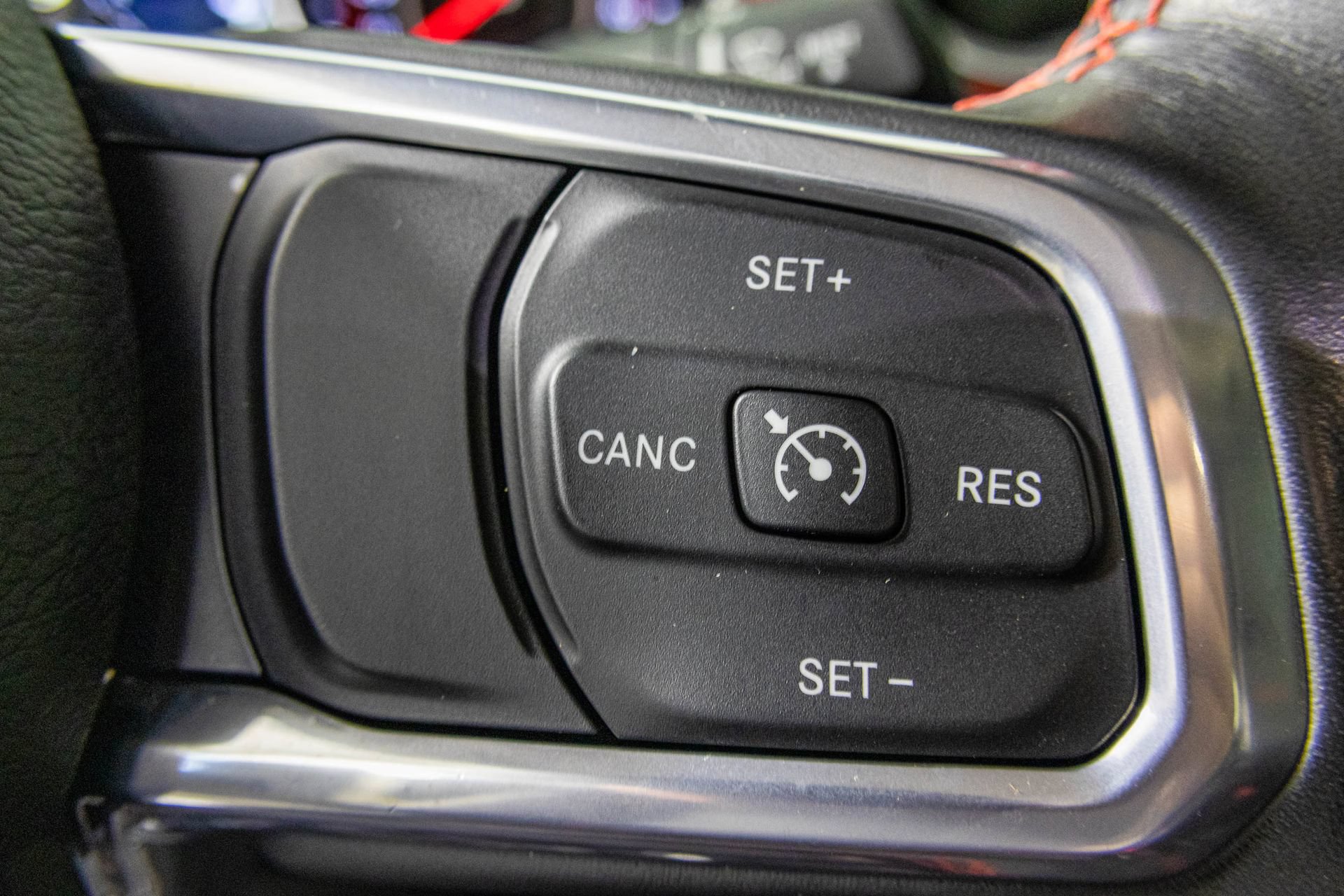 Used 2022 Jeep Gladiator Rubicon w/ Cold Weather Group AWD/4WD image 32