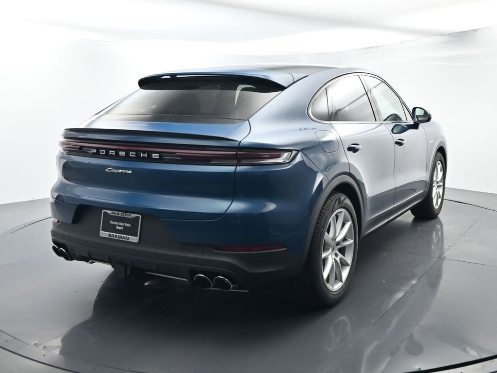 Used 2025 Porsche Cayenne image 14