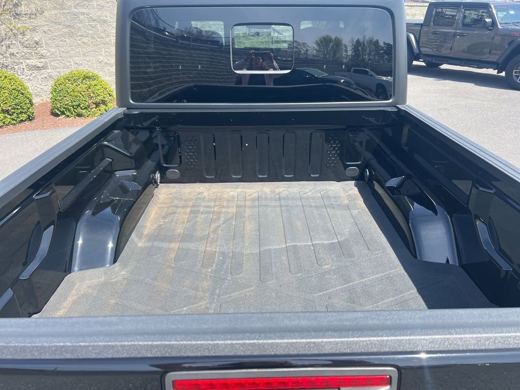 Used 2023 Jeep Gladiator Rubicon w/ Cold Weather Group image 9