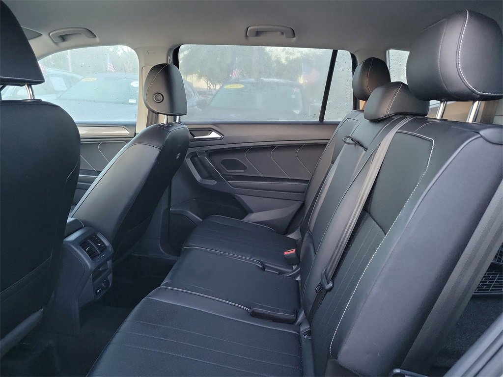 Certified 2022 Volkswagen Tiguan SE image 7