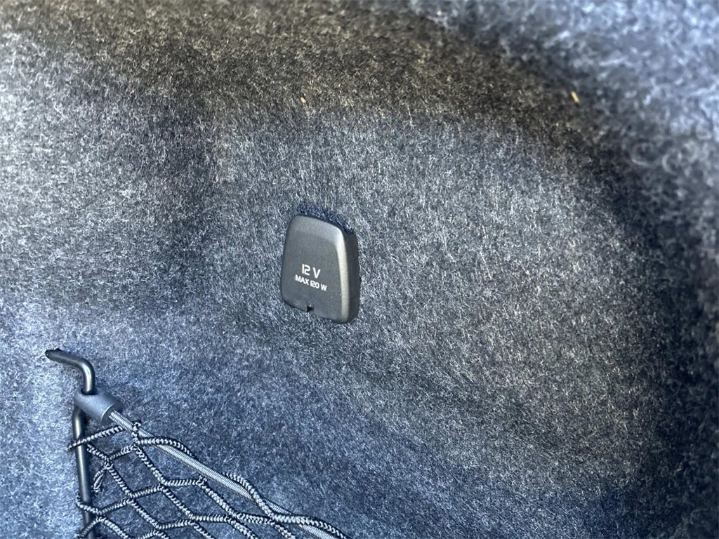 Used 2021 Volvo S60 T5 Inscription image 15