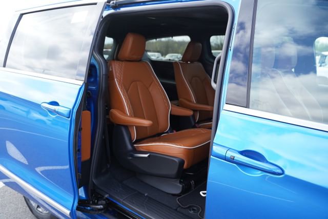 New 2026 Chrysler Pacifica Pinnacle AWD/4WD image 20