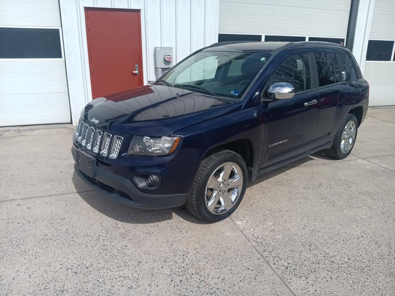 Used 2014 Jeep Compass Latitude image 1