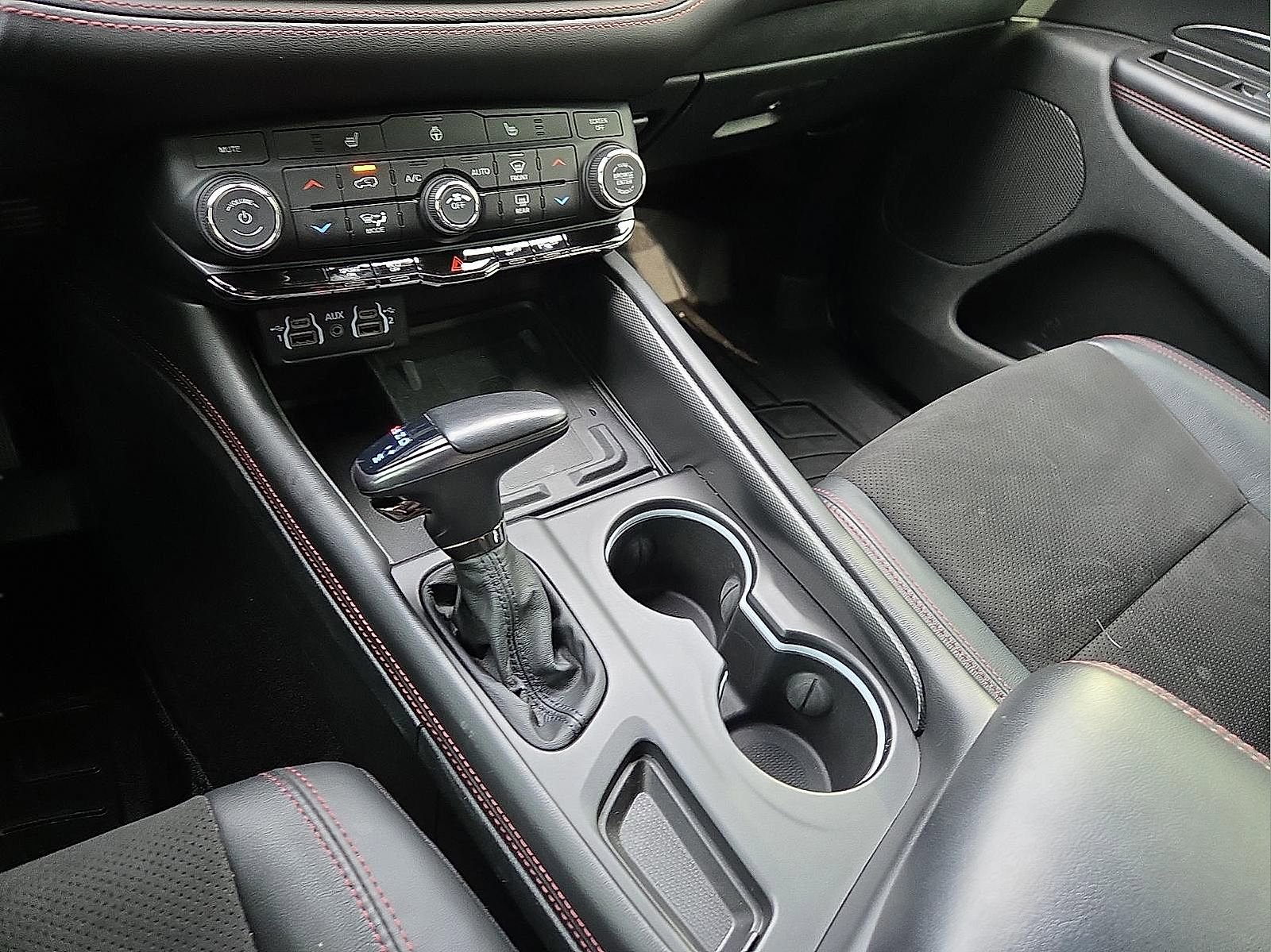 Used 2022 Dodge Durango R/T w/ Blacktop Package AWD/4WD image 25