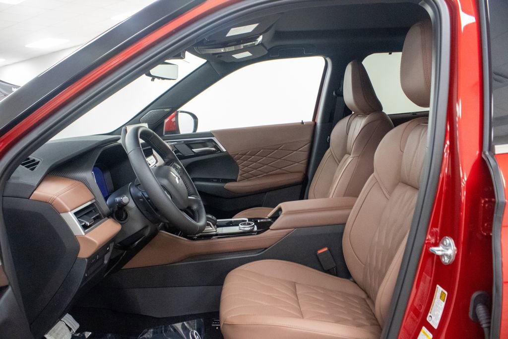 New 2026 Mitsubishi Outlander SEL image 3