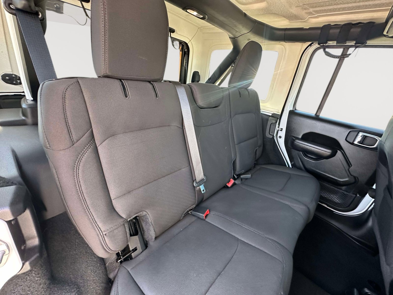 Used 2022 Jeep Wrangler Unlimited Sport AWD/4WD image 23