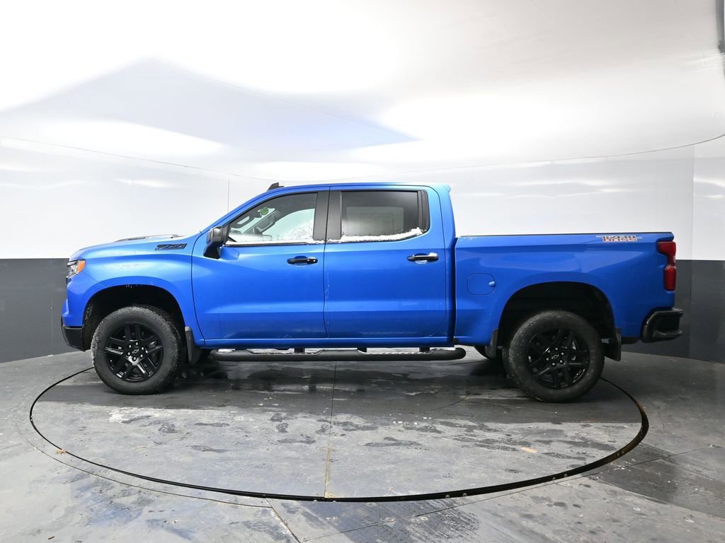 Used 2025 Chevrolet Silverado 1500 LT Trail Boss w/ LPO, Dark Essentials Package image 11