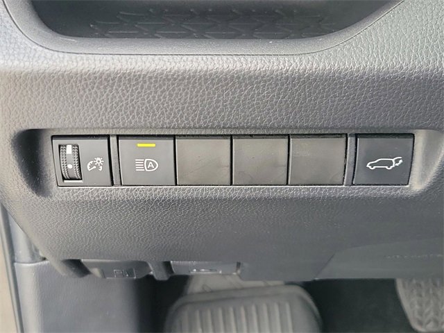 Used 2022 Toyota RAV4 XLE w/ Convenience Package image 27