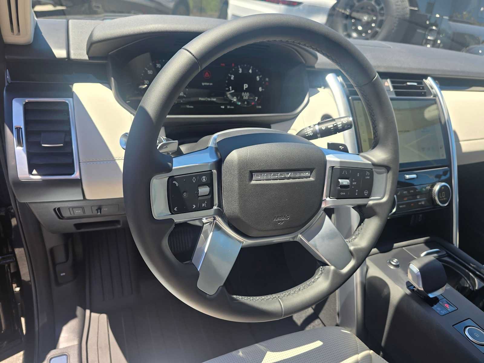 New 2026 Land Rover Discovery S AWD/4WD image 25
