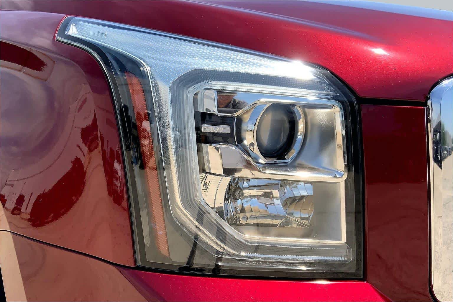 Used 2018 GMC Yukon Denali w/ Denali Ultimate Package AWD/4WD image 28