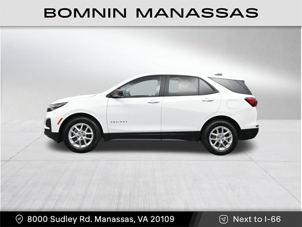 Used 2022 Chevrolet Equinox LS w/ LS Convenience Package image 2