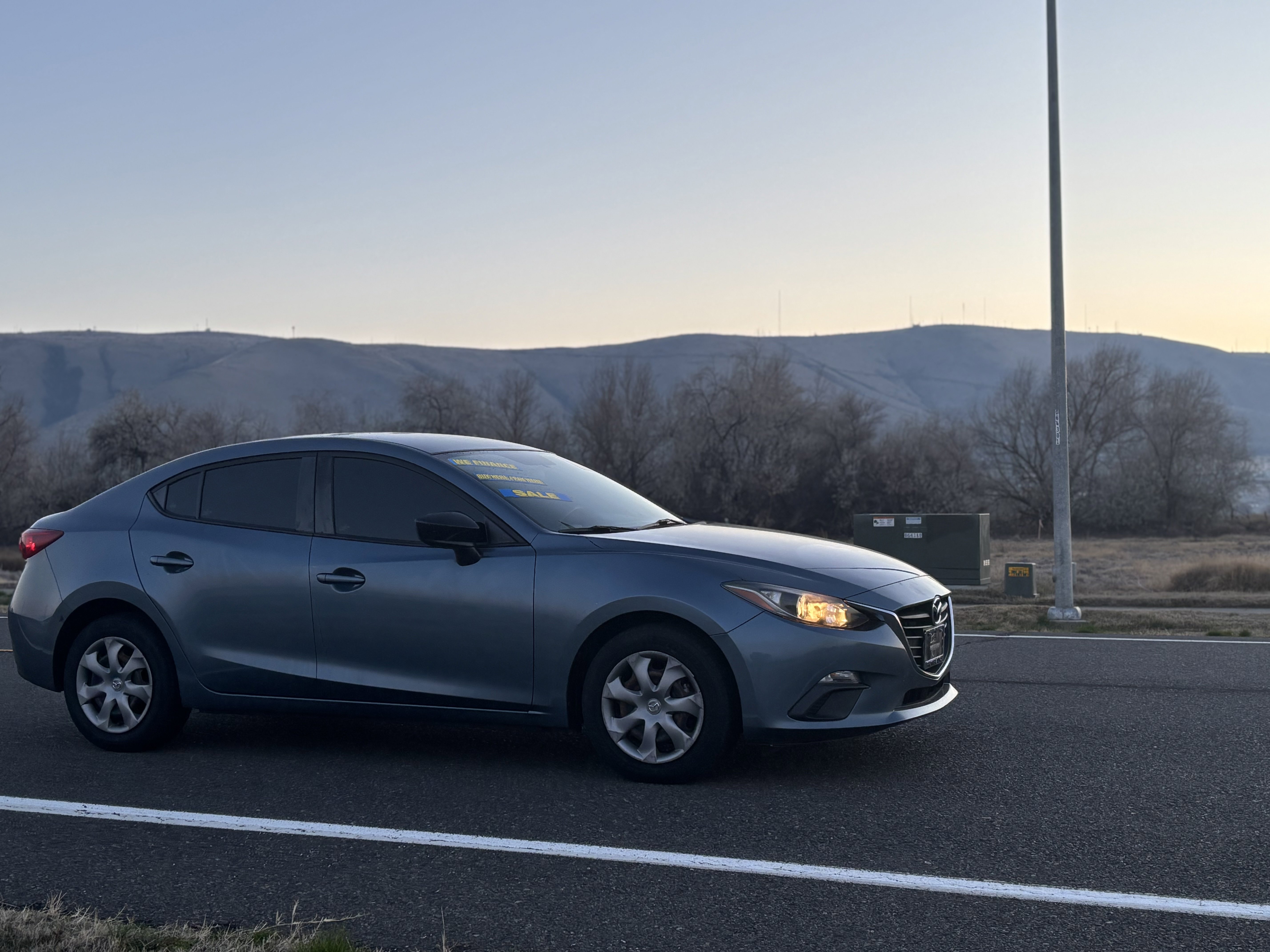 Used 2015 MAZDA MAZDA3 i SV image 32