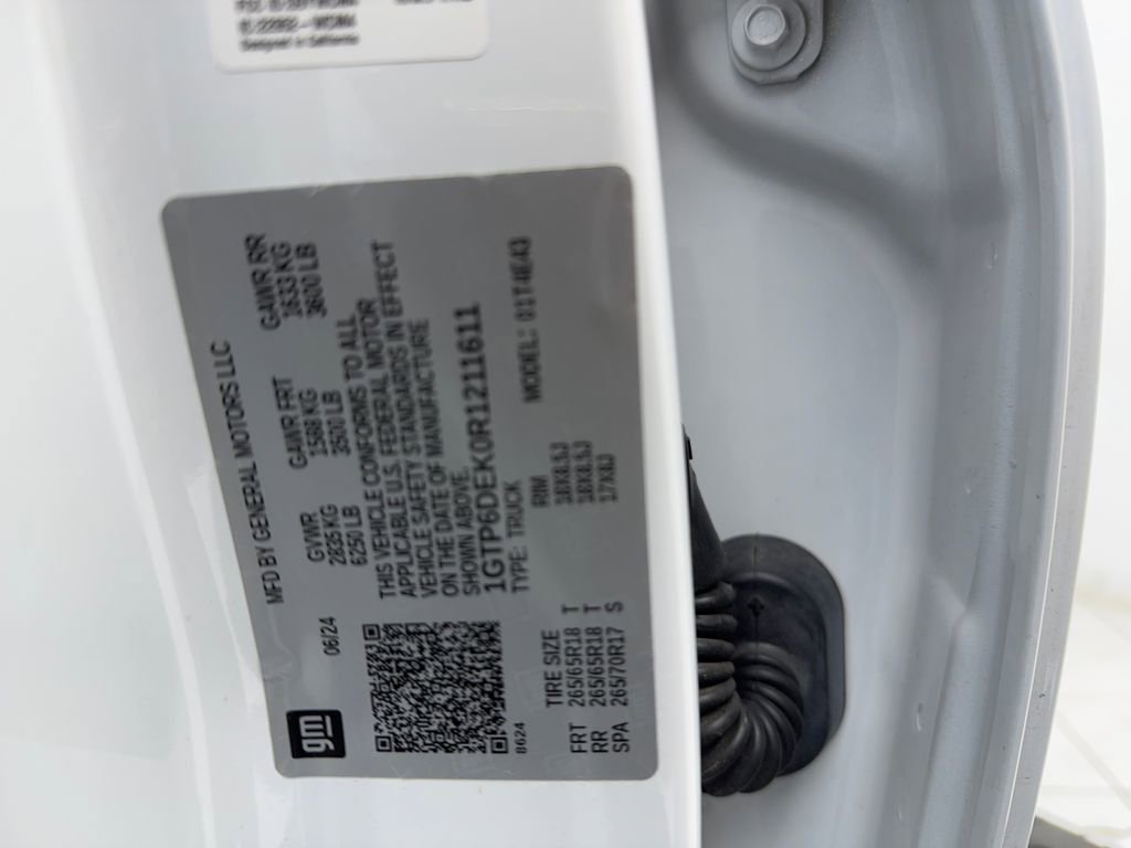 Used 2024 GMC Canyon AT4 w/ AT4 Premium Package image 51