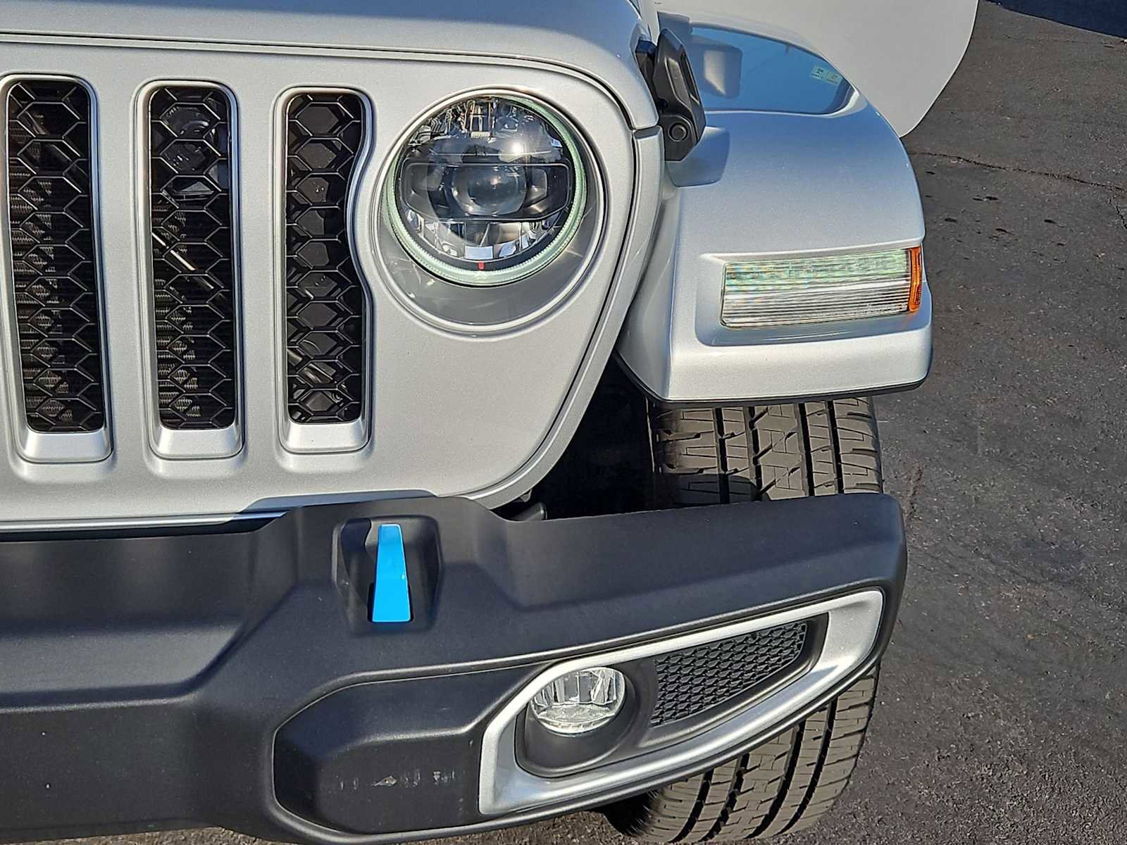 Used 2023 Jeep Wrangler Sahara w/ Cold Weather Group image 11