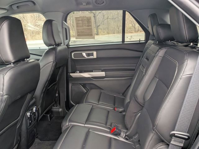 Used 2022 Ford Explorer XLT w/ Equipment Group 202A image 27