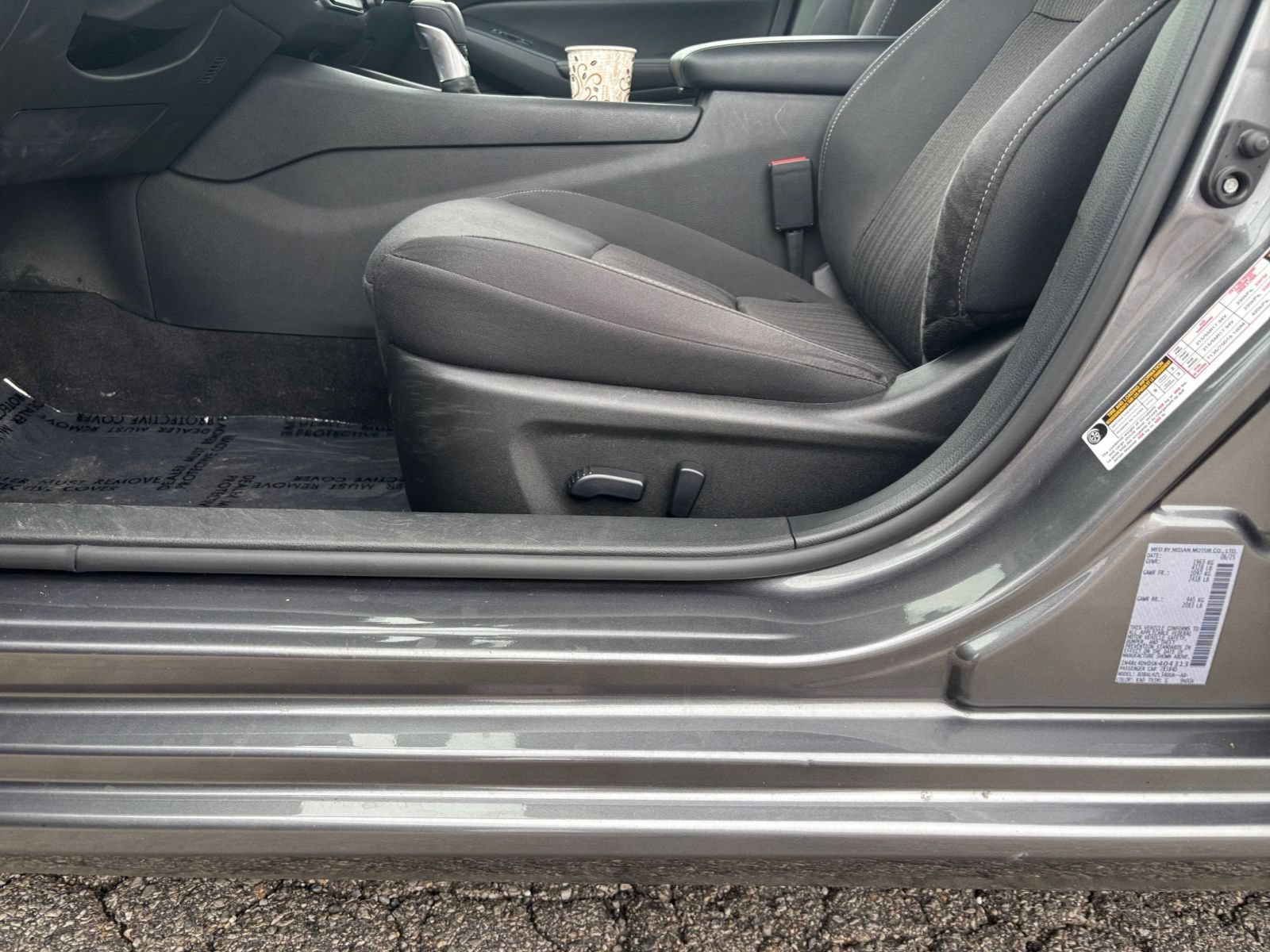 Used 2025 Nissan Altima 2.5 SV FWD image 21