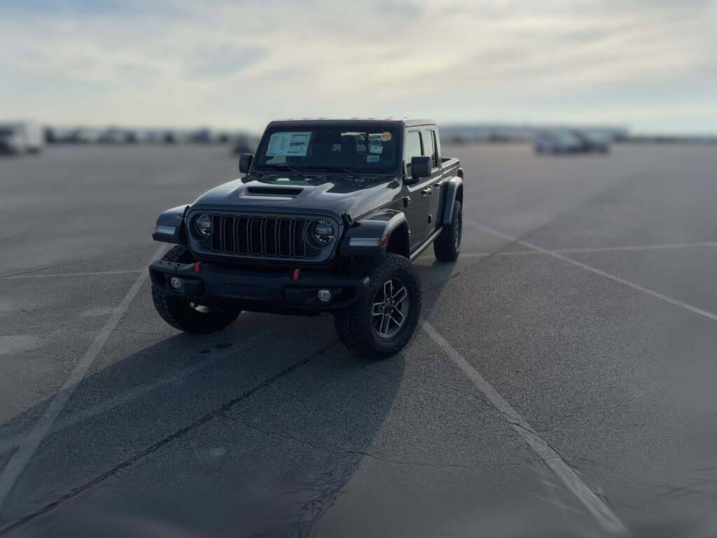 New 2026 Jeep Gladiator Mojave image 3