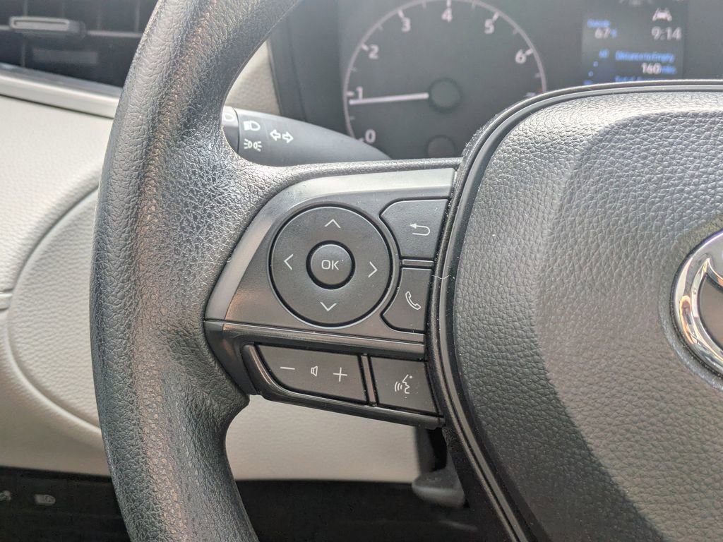 Used 2025 Toyota Corolla Cross L image 23