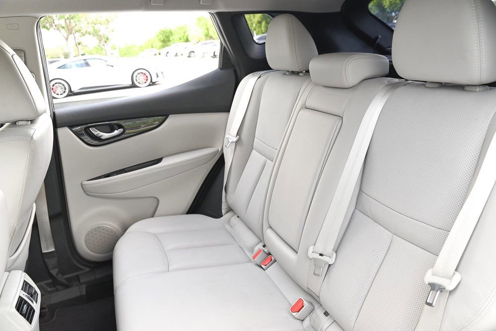 Used 2018 Nissan Rogue Sport SL image 15