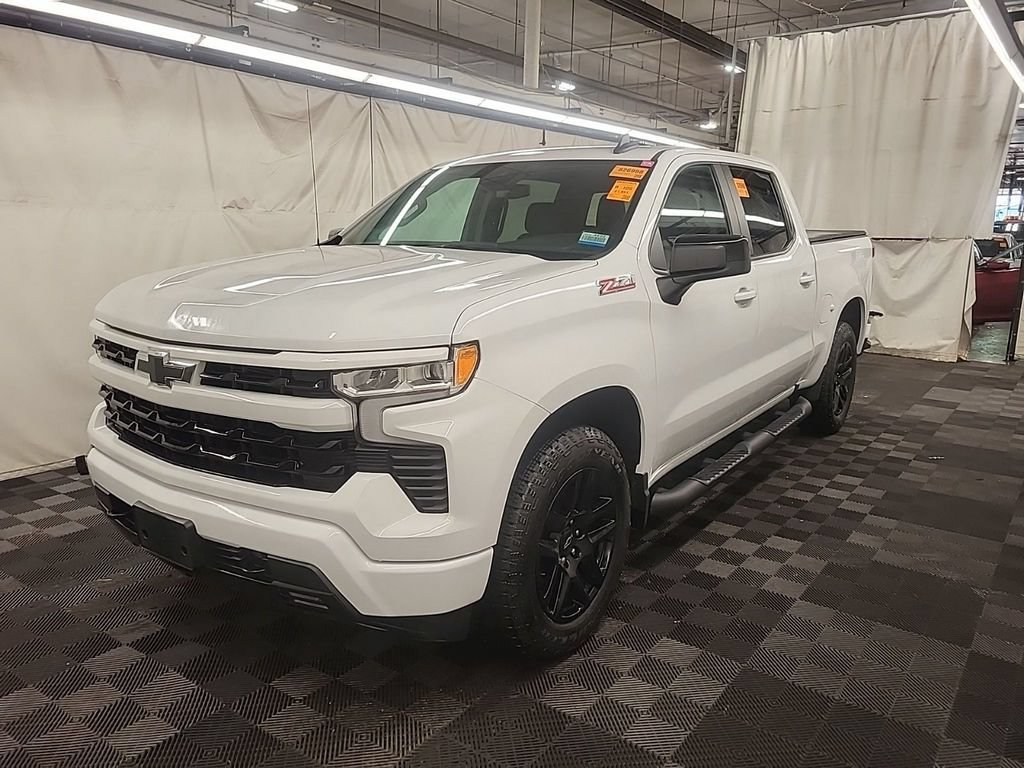 Used 2024 Chevrolet Silverado 1500 RST w/ Convenience Package II AWD/4WD image 2