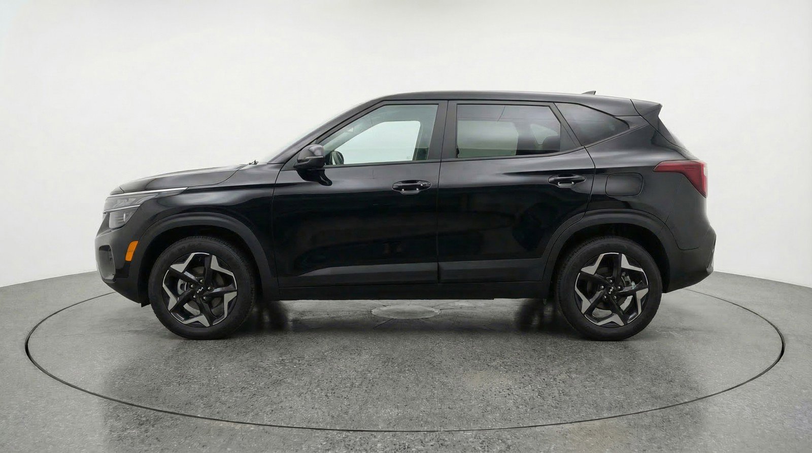 Used 2025 Kia Seltos S FWD image 5