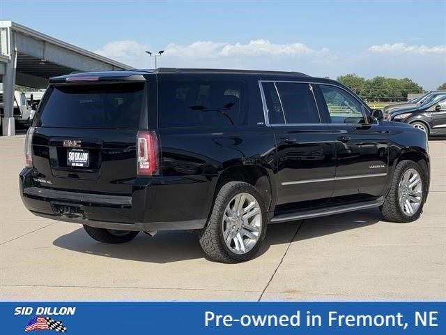 Certified 2018 GMC Yukon XL SLT w/ Premium Edition AWD/4WD image 4