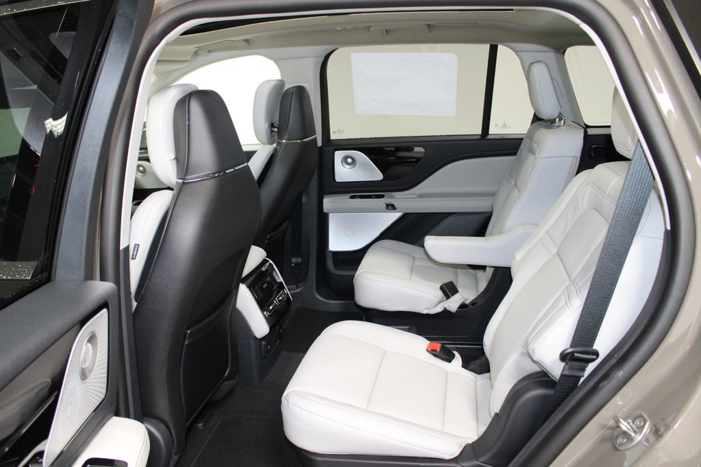 New 2026 Lincoln Aviator Reserve image 25