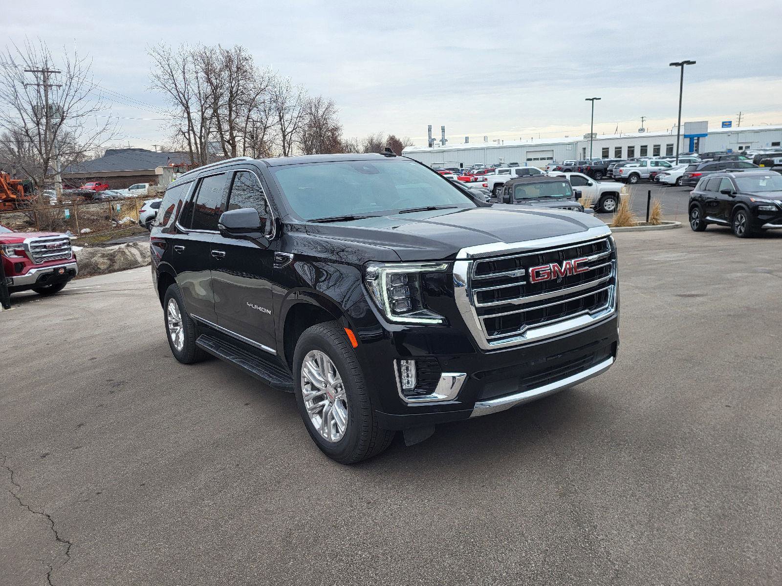 Used 2023 GMC Yukon SLT w/ SLT Premium Package