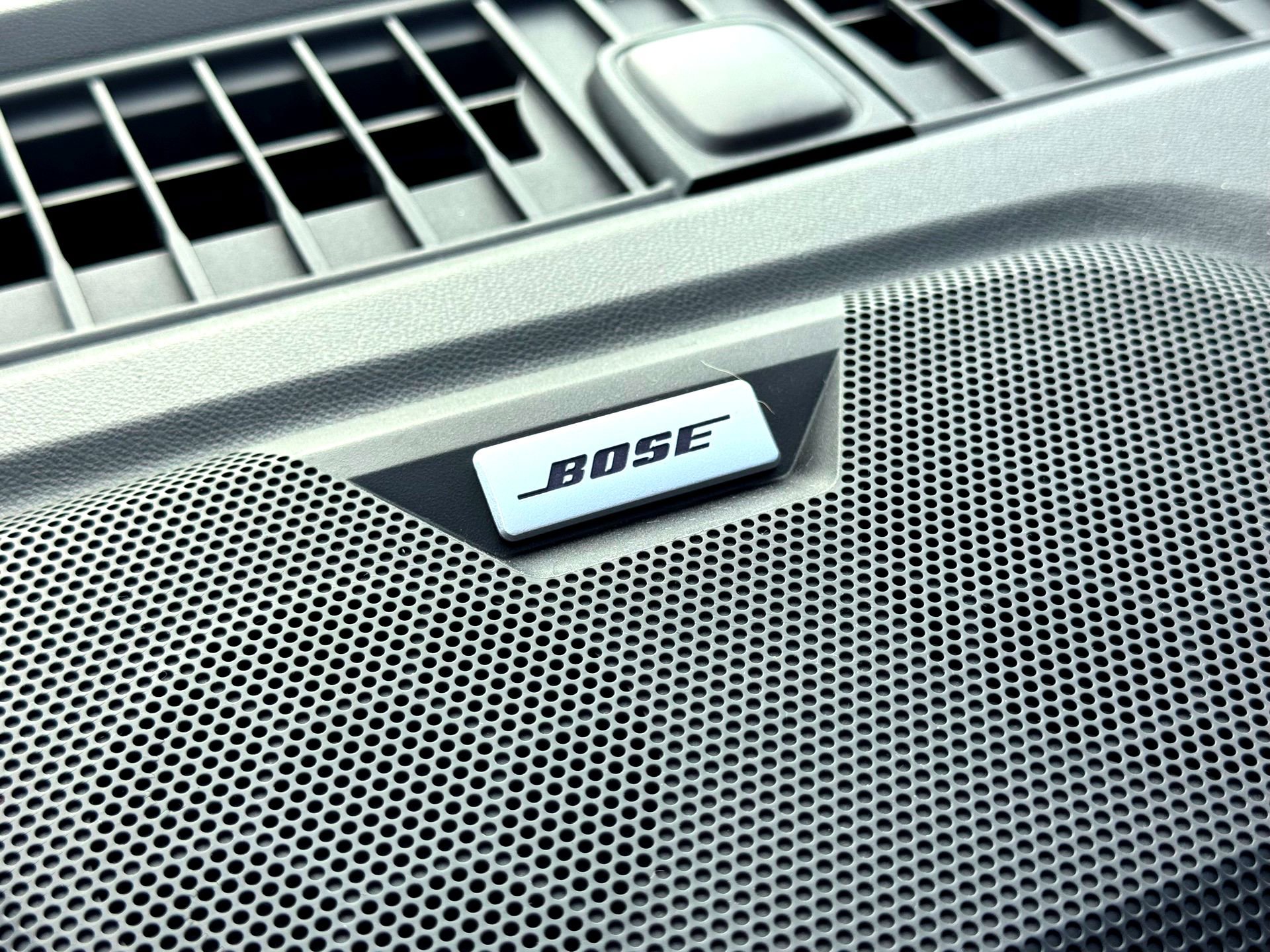 Used 2024 Chevrolet Colorado Z71 w/ Z71 Convenience Package 2 image 27