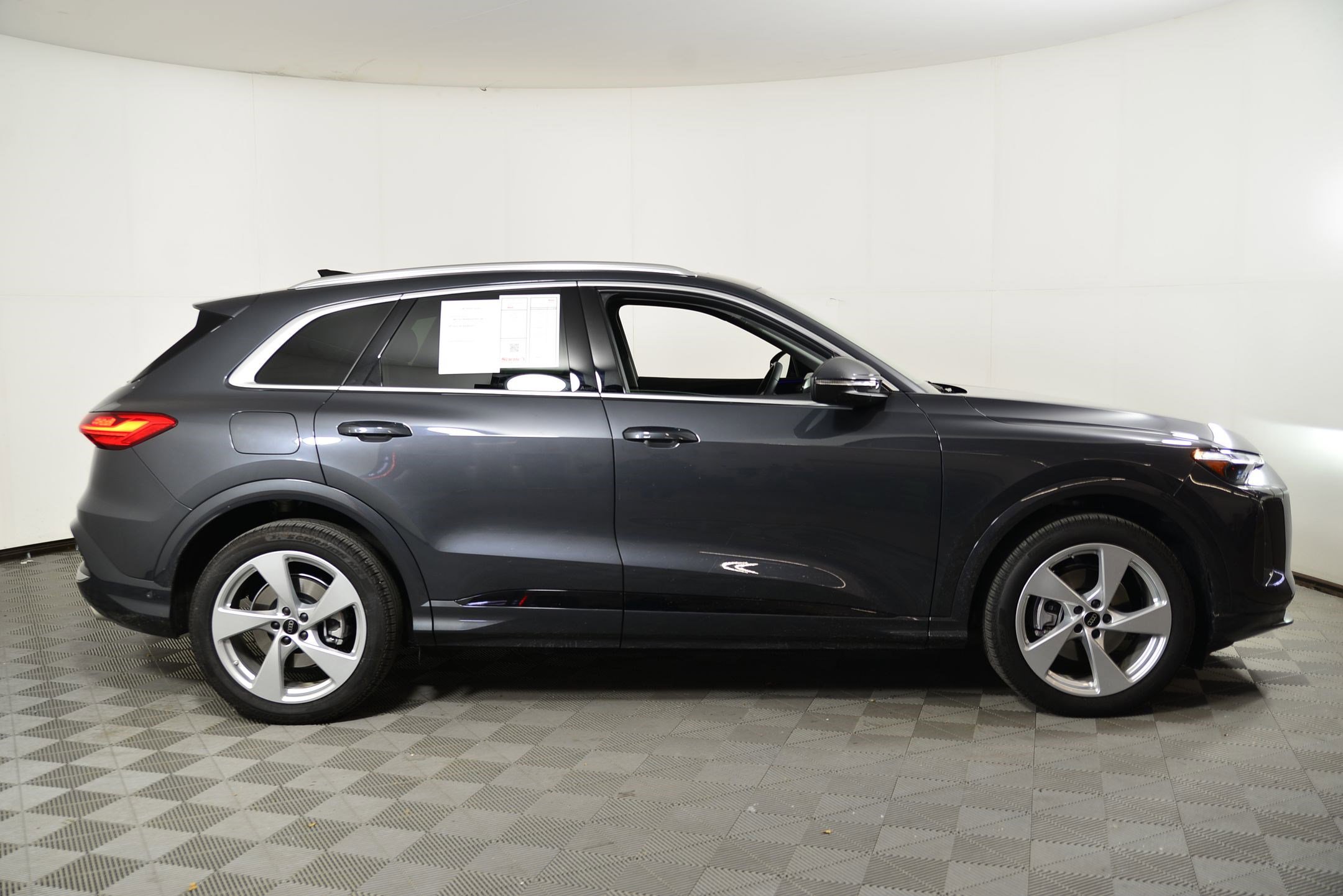 Certified 2025 Audi Q5 Prestige image 7