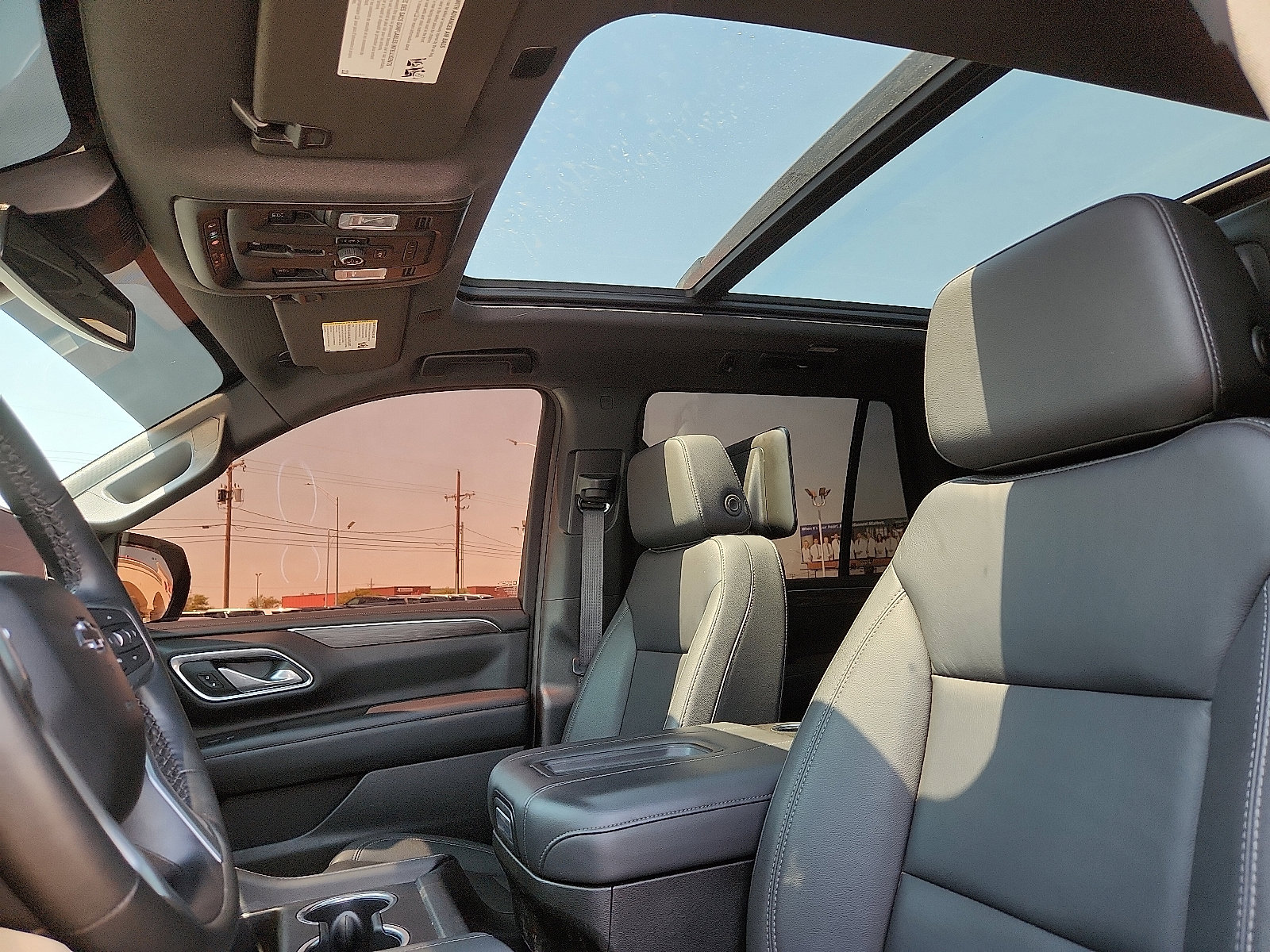 Used 2024 Chevrolet Tahoe Z71 w/ Luxury Package image 12