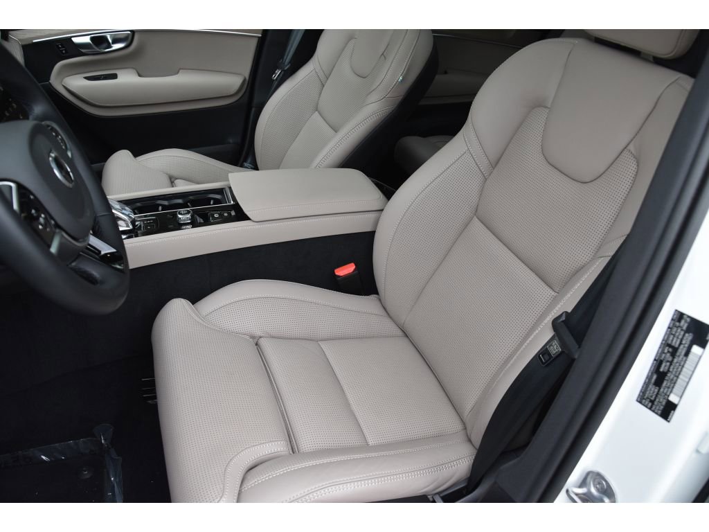 Certified 2025 Volvo XC90 B6 Ultra image 14