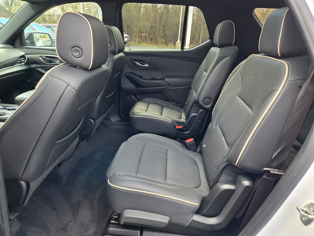 Used 2023 Chevrolet Traverse Premier w/ Redline Edition image 20