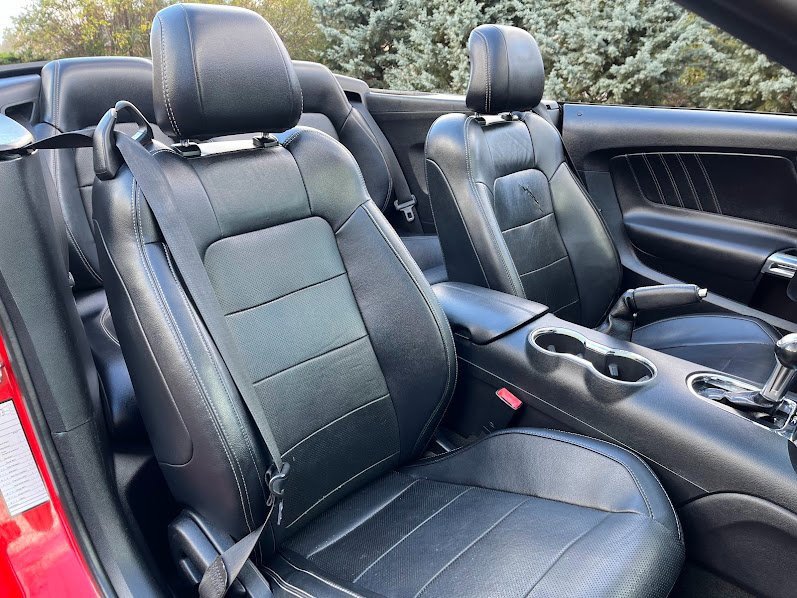 Used 2016 Ford Mustang Premium image 34