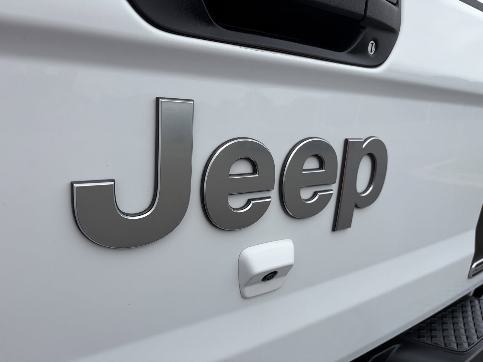 Used 2022 Jeep Gladiator Overland w/ Popular Equipment Package AWD/4WD image 29