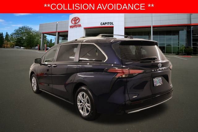 Used 2024 Toyota Sienna Platinum image 3