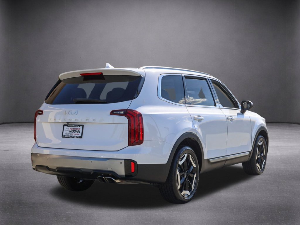 Used 2025 Kia Telluride S FWD image 4