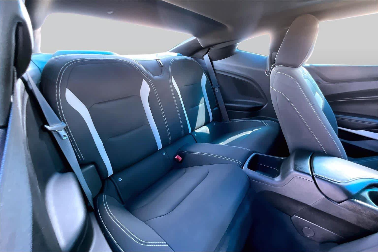 Used 2022 Chevrolet Camaro LT RWD image 18