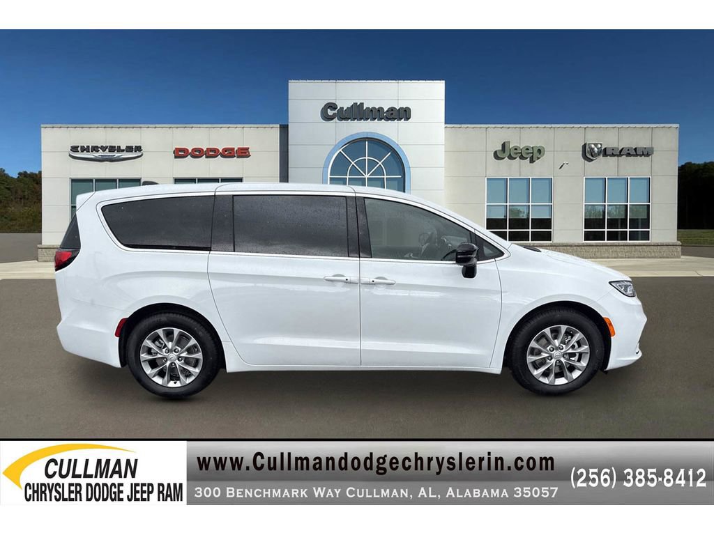 New 2026 Chrysler Pacifica Limited image 2