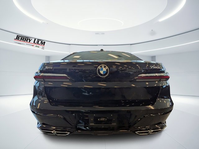 Used 2024 BMW 760i xDrive w/ Premium Package 2 image 4
