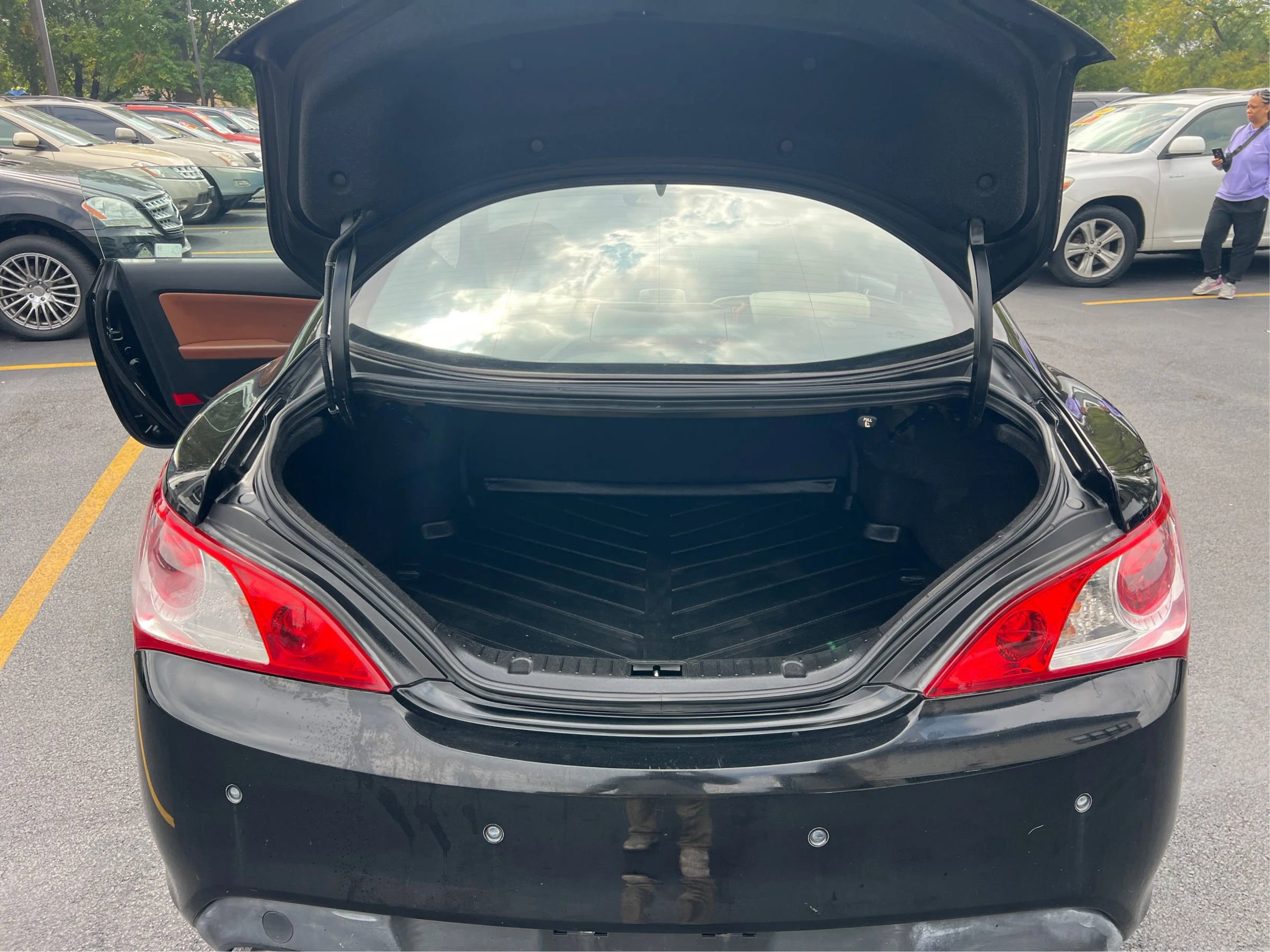 Used 2010 Hyundai Genesis 3.8 RWD image 14