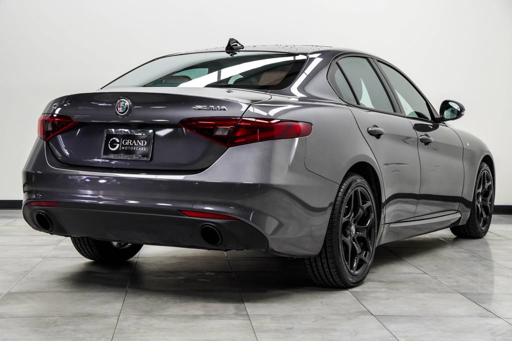 Used 2023 Alfa Romeo Giulia Ti AWD/4WD image 13