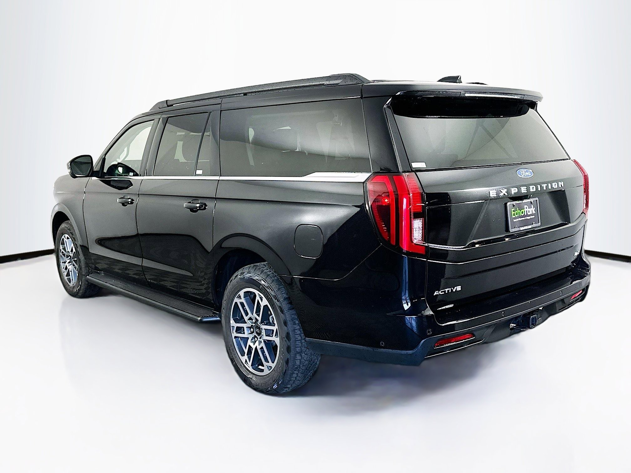 Used 2025 Ford Expedition Max Active AWD/4WD image 5